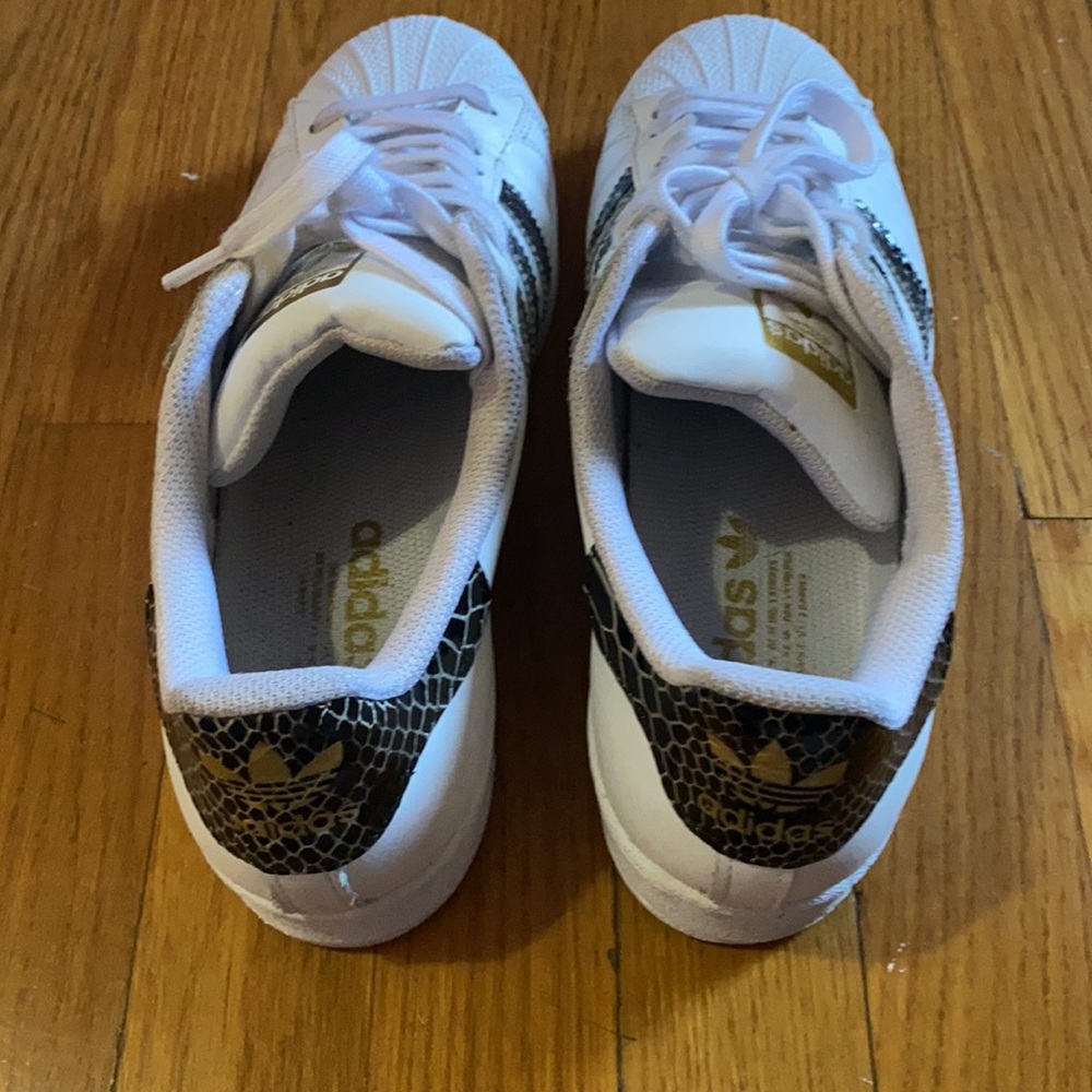 Adidas - Picture 2 of 6